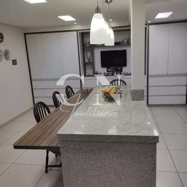  - Apartamento no Condomínio Edifício Albatroz - Cambuí