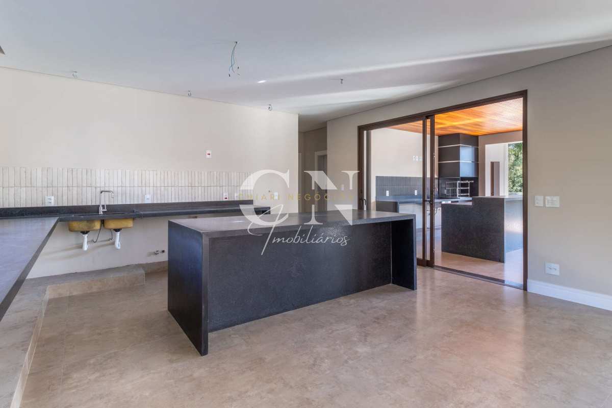  - Casa de Alto Padrão no Condomínio Jatibela