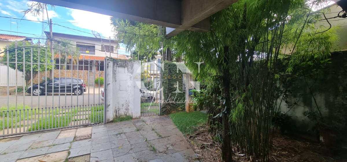 CASA - residencial ou comercial com 4 dormitórios e 4 garagens - Chiari Negócios
